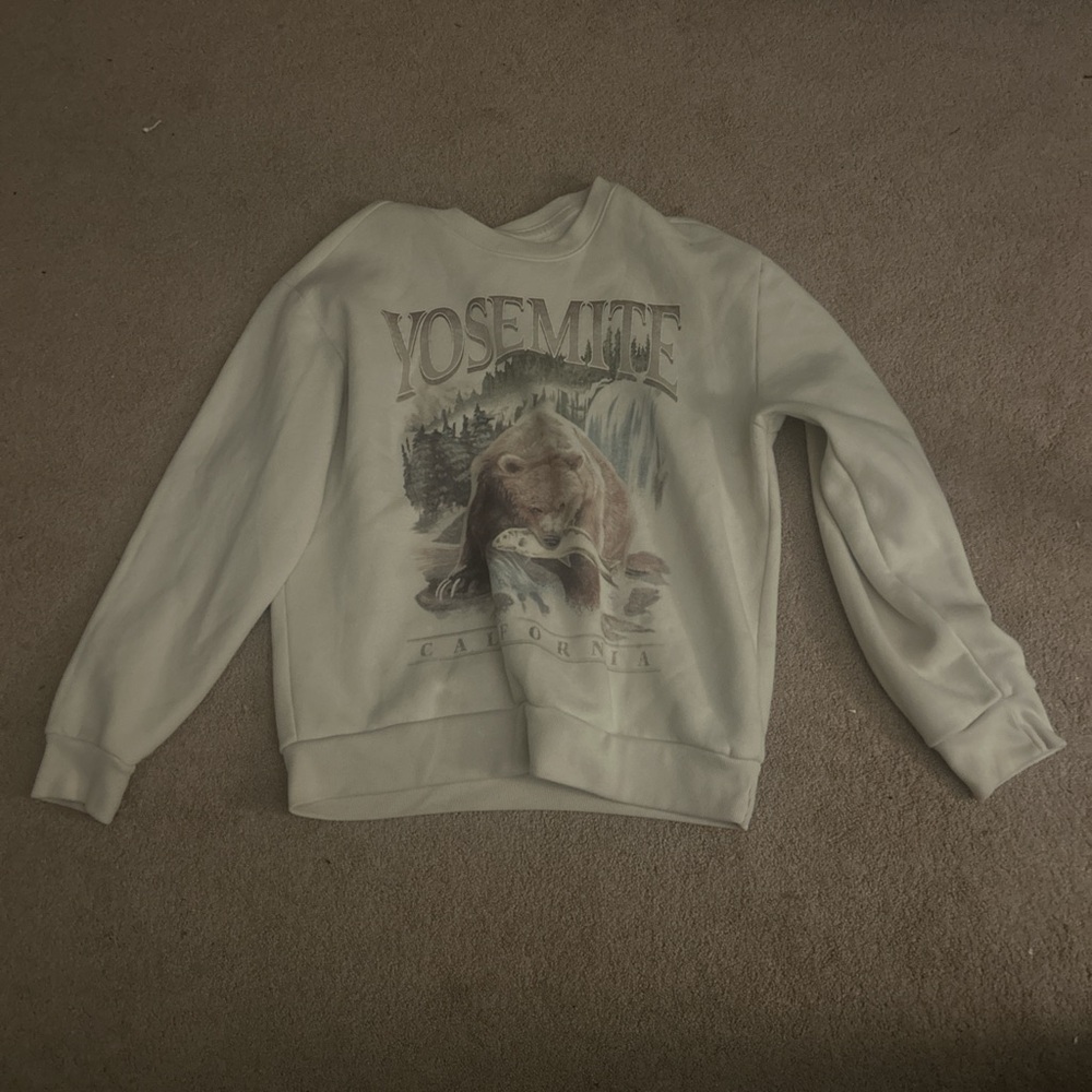 Hollister Yosemite Bear Graphic Sweater - Cream Mens Size Medium